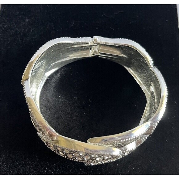 Rhinestone Pewter Leaf Design Hinged Cuff Bracelet 1.5" Wide - Picture 4 of 10
